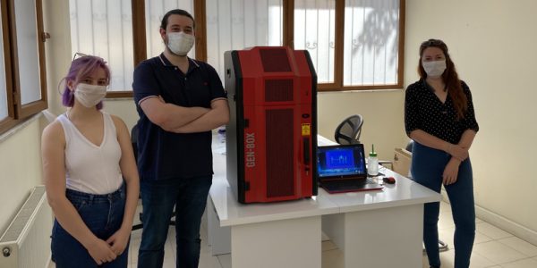 er biyoteknoloji, er biyotek, erbiyotek, gen-box, genbox, imager, western blot, imager fx, imager Cfx, imagER, imager eyes, jel görüntüleme sistemi, gel imager, imagER CFx mini, gen-box imager fx mini, Biyoteknoloji, Biotechnology, ER Biyotek, ER Biotech, biyo-görüntüleme, UV görüntüleme, kemilüminesan görüntüleme, floresan görüntüleme, uv görüntüleme, agaroz jel görüntüleme, western blot, ECL, ECL Plus, chemi imager, kemilüminesans görüntüleme, yerli üretim, UV lamba, 302nm lamba, 365nm lamba, 254nm lamba, transilüminatör, moleküler biyoloji ve genetik bölümü, Türkiye, Turkey, made in Turkey, yerli üretim, yerli ve milli